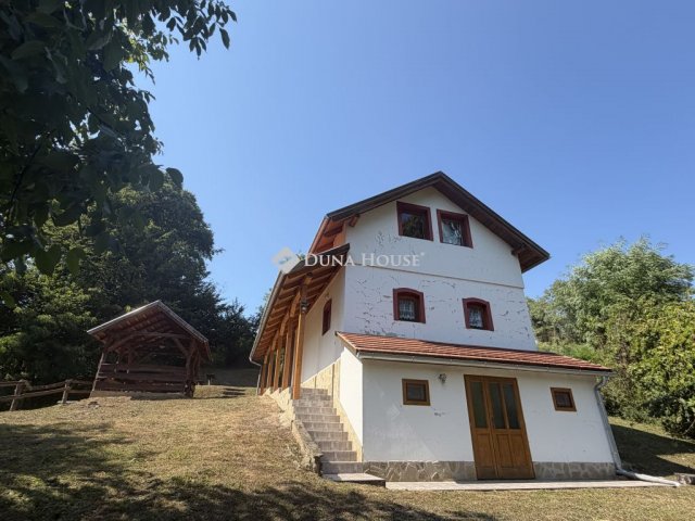 Eladó családi ház, Lovásziban 35.99 M Ft, 2 szobás