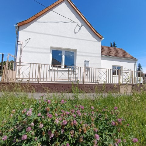 Eladó családi ház, Eszteregnyén 39.9 M Ft, 4 szobás
