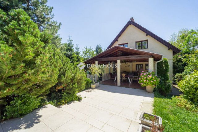Eladó családi ház, Szentendrén, Zivatar utcában 199 M Ft