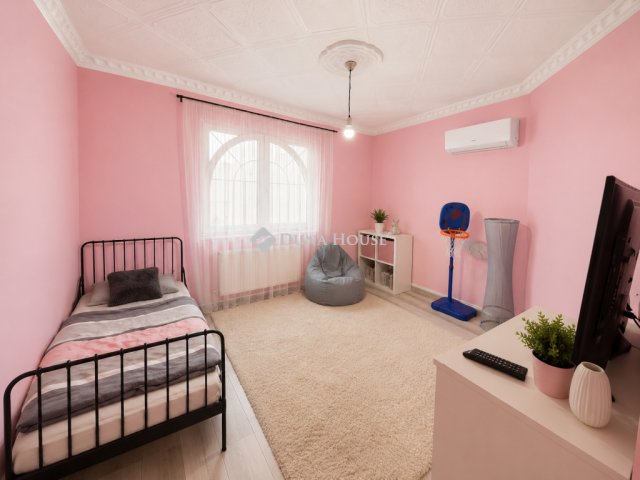 Eladó családi ház, Hévízgyörkön 94.8 M Ft, 8 szobás