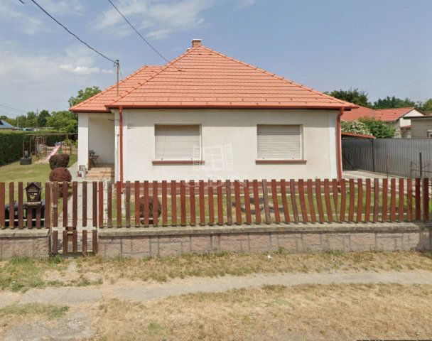 Eladó családi ház, Szigethalmon 67.5 M Ft, 3 szobás