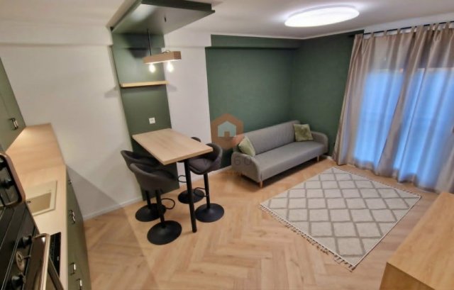 Kiadó panellakás, albérlet, Pécsett 250 E Ft / hó, 2 szobás