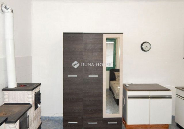 Eladó családi ház, Sárbogárdon 17.9 M Ft, 1 szobás