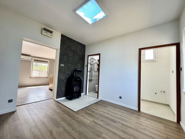Eladó családi ház, Győrött 37.5 M Ft, 2 szobás