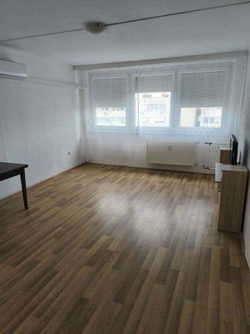 Eladó panellakás, Budapesten, XXI. kerületben, Árpád utcában