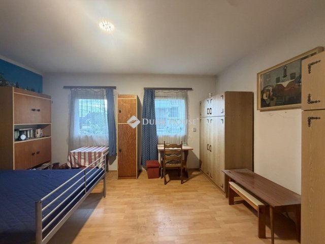 Eladó sorház, Lovásziban 9.99 M Ft, 1 szobás