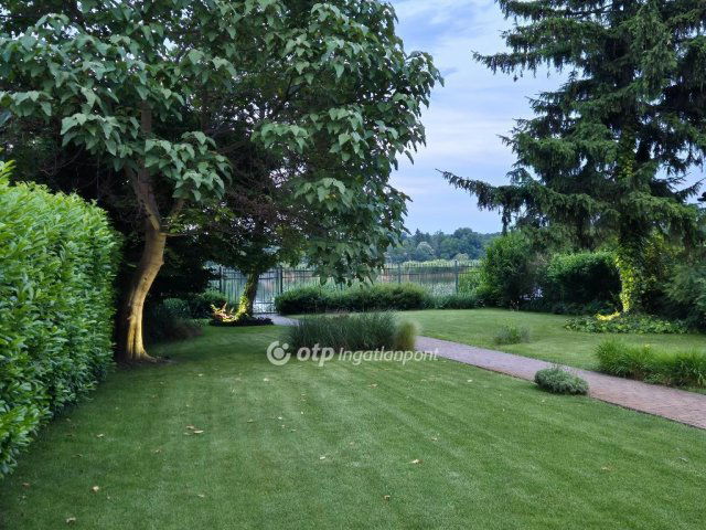 Eladó családi ház, Szigetszentmártonban 159 M Ft, 5 szobás