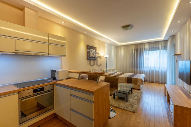 Eladó téglalakás, Budapesten, III. kerületben 84 M Ft, 1 szobás