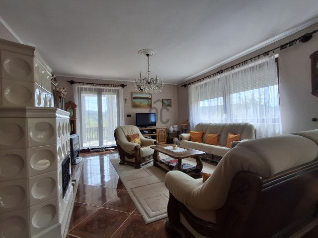 Eladó ikerház, Komlón 80 M Ft, 6 szobás / költözzbe.hu