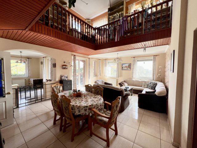 Eladó családi ház, Pomázon 189.9 M Ft, 4 szobás