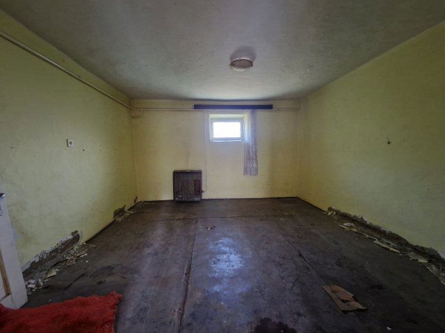 Eladó családi ház, Martfűn 11.5 M Ft, 2 szobás