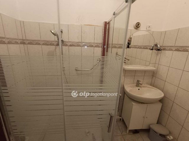 Eladó téglalakás, Solymáron 129.9 M Ft, 3 szobás