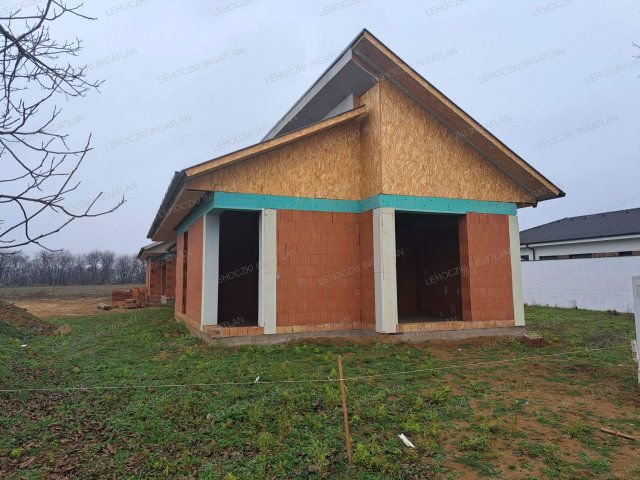 Eladó ikerház, Nyíregyházán 94.9 M Ft, 4 szobás