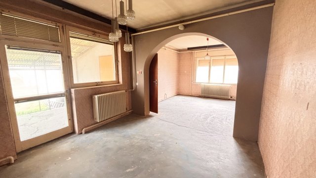 Eladó ikerház, Nagymányokon 35 M Ft, 4 szobás