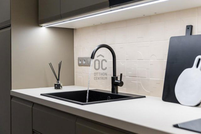 Eladó téglalakás, Budapesten, I. kerületben 85 M Ft, 1 szobás