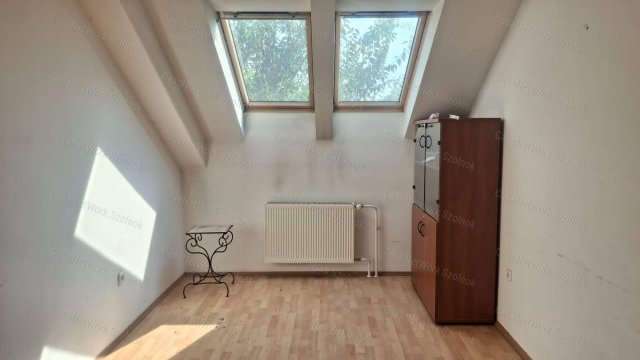 Eladó iroda, Szolnokon 5.5 M Ft, 1 szobás / költözzbe.hu