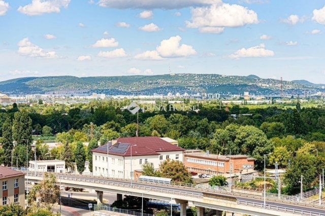 Eladó panellakás, Budapesten, XX. kerületben 51.9 M Ft, 2 szobás