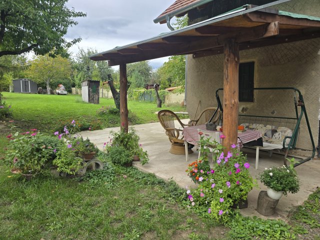 Eladó családi ház, Vácon 44.9 M Ft, 1 szobás