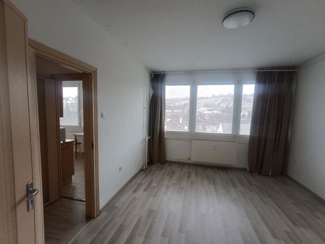 Kiadó panellakás, albérlet, Egerben 140 E Ft / hó, 2 szobás