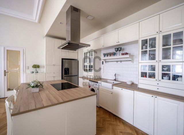 Eladó téglalakás, Budapesten, XIV. kerületben 180 M Ft, 5 szobás