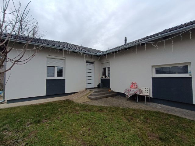 Eladó családi ház, Nyíregyházán 65 M Ft, 3 szobás
