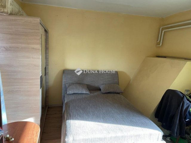 Eladó családi ház, Szabadszálláson 45.9 M Ft, 5 szobás