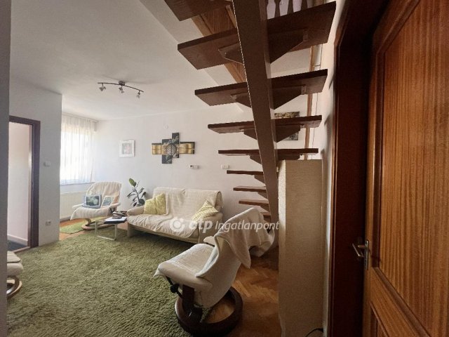 Eladó téglalakás, Lentiben 59.9 M Ft, 4+1 szobás