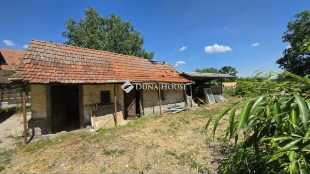 Eladó családi ház, Farmoson 38 M Ft, 3 szobás