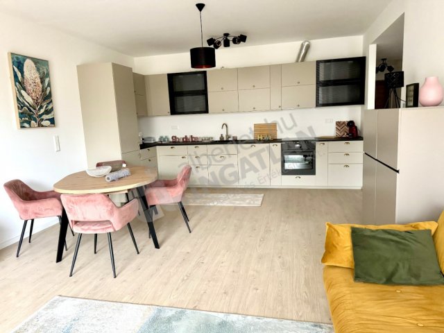 Kiadó téglalakás, albérlet, XVII. kerületben, Forrásmajori utcában