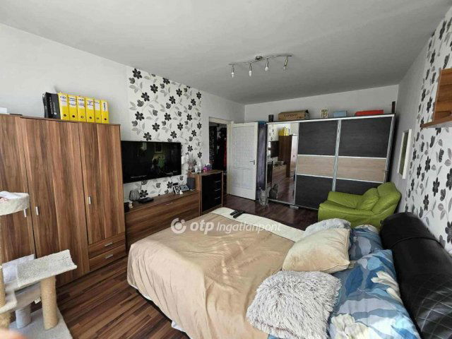 Eladó panellakás, Debrecenben 54.9 M Ft, 1+1 szobás
