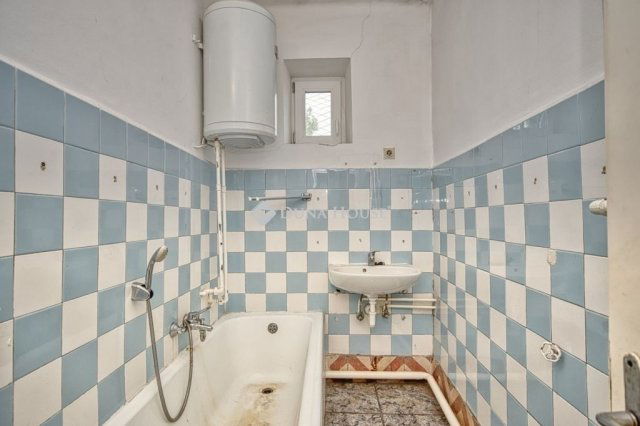 Eladó családi ház, Vecsésen 82 M Ft, 3 szobás