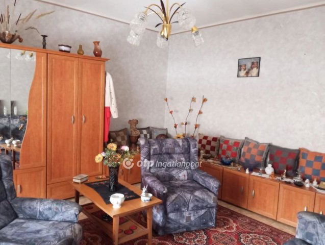 Eladó családi ház, Egerben 165 M Ft, 4+1 szobás