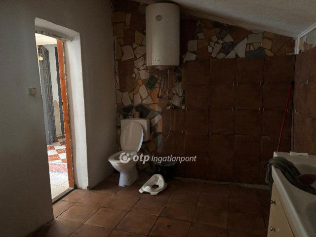 Eladó családi ház, Vináron 27.7 M Ft, 2+2 szobás