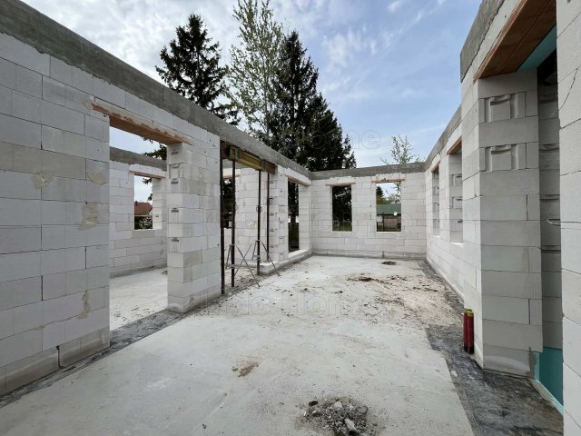 Eladó családi ház, Balatonfenyvesen 65 M Ft, 2 szobás