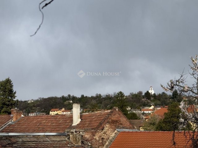 Eladó téglalakás, Pécsett 47 M Ft, 3 szobás