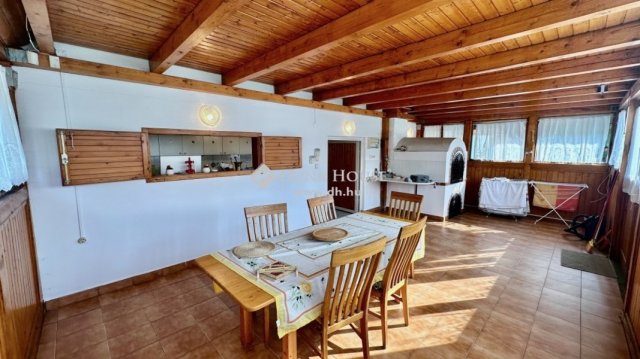 Eladó családi ház, Balatonfenyvesen 430 M Ft, 4 szobás