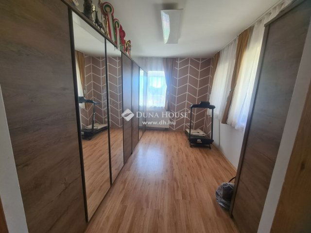 Eladó családi ház, Szőkén 59.99 M Ft, 3+1 szobás