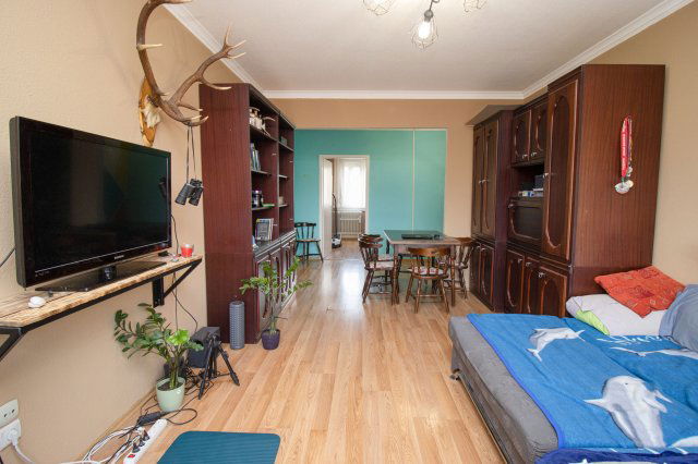 Eladó panellakás, Ajkán, Fő úton 39.9 M Ft, 2 szobás