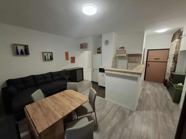 Kiadó téglalakás, albérlet, Pécsett 160 E Ft / hó, 2 szobás