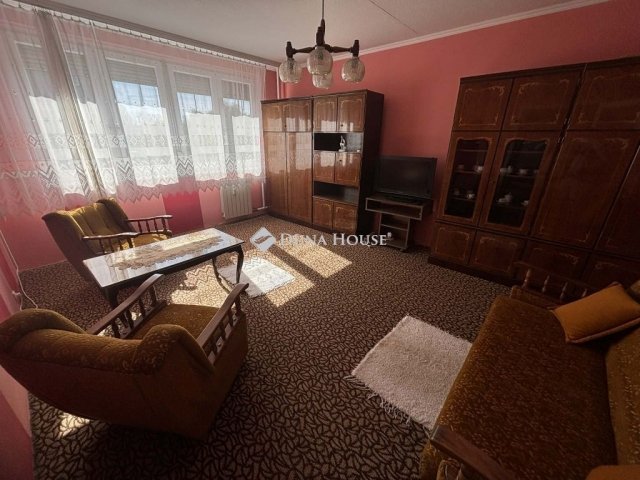 Eladó panellakás, Kecskeméten 44.9 M Ft, 2 szobás