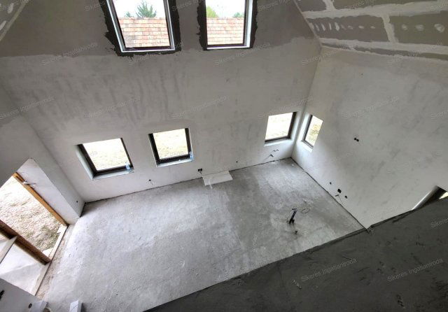 Eladó családi ház, Vértesacsán 137.5 M Ft, 7 szobás