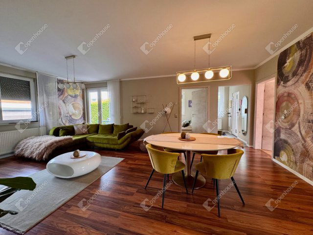 Eladó családi ház, Hegykőn 127.9 M Ft, 4 szobás