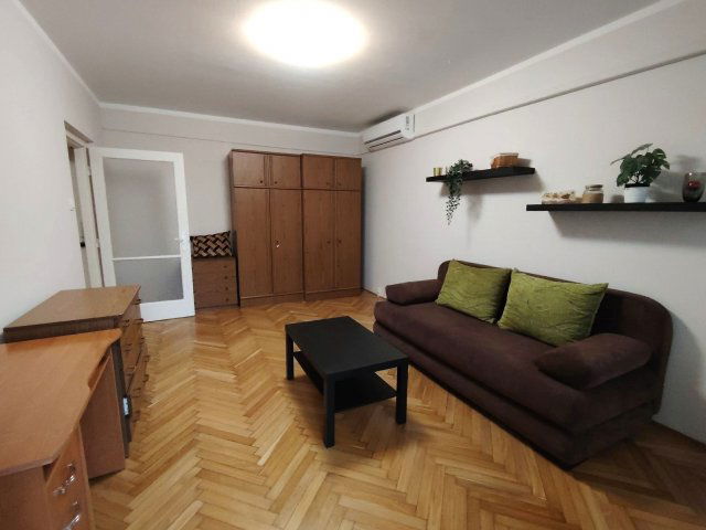 Eladó panellakás, Székesfehérvárott 52.9 M Ft, 2 szobás