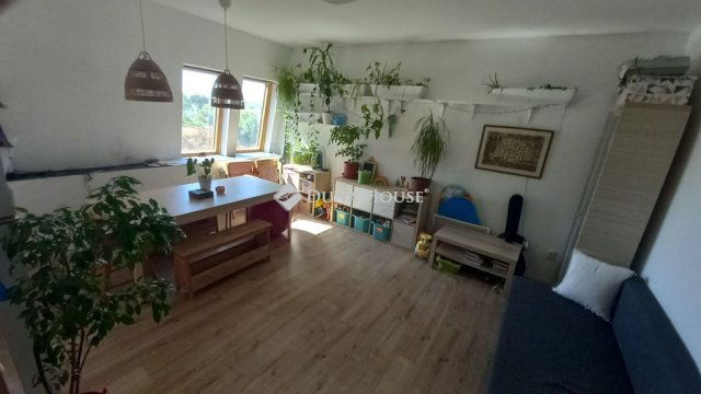 Eladó téglalakás, Székesfehérvárott, Lövölde utcában 75 M Ft