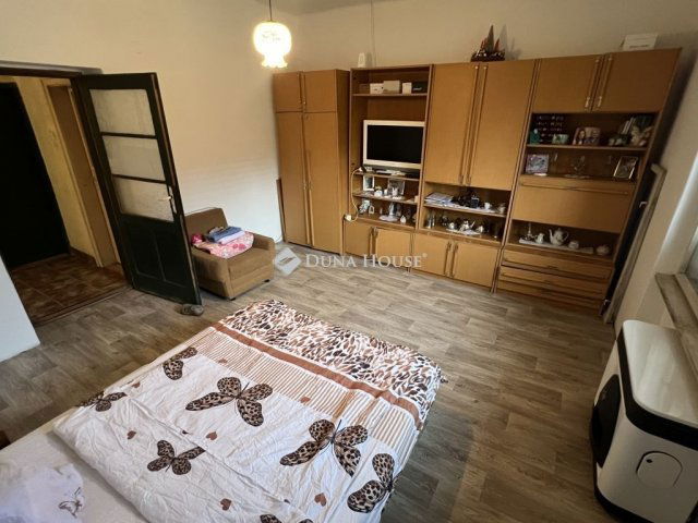 Eladó családi ház, Sárbogárdon 24.5 M Ft, 2 szobás