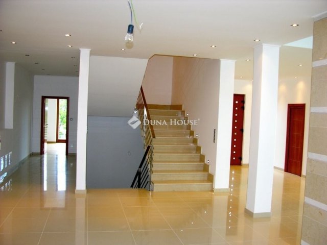 Eladó családi ház, Budapesten, III. kerületben 840.65 M Ft