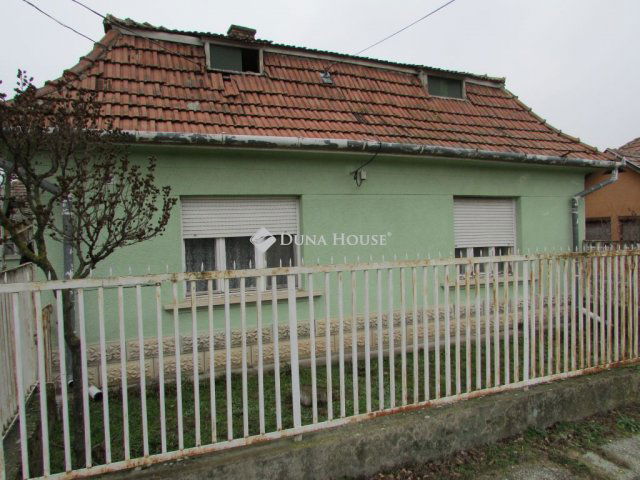 Eladó családi ház, Pilisen, Pacsirta utcában 36.9 M Ft, 2 szobás