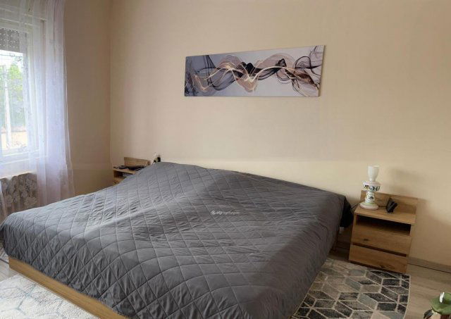 Eladó családi ház, Cegléden 75 M Ft, 4+1 szobás