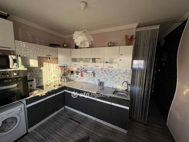 Eladó panellakás, Hajdúszoboszlón 72.69 M Ft, 3+1 szobás