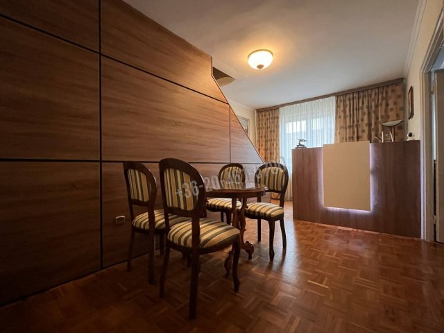 Kiadó iroda, Győrött, Bajcsy-Zsilinszky úton 260 E Ft / hó